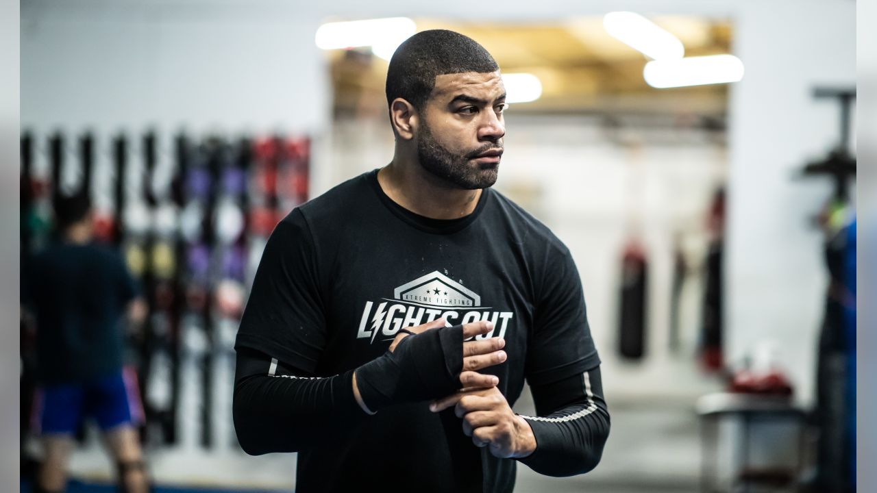 Shawne “Lights Out” Merriman for Homelessness